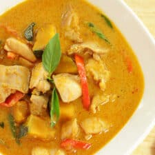 Red Curry w/ Chicken &amp; Squash แกงเผ็ดไก่ฟักทอง (gaeng ped gai faktong)-image