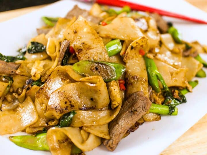 Spaghetti Pad Kee Mao - Recipe & Video Tutorial