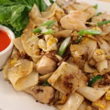 Guay Tiew Kua Gai ก๋วยเตี๋ยวคั่วไก่ Rice Noodles w/ Chicken-image