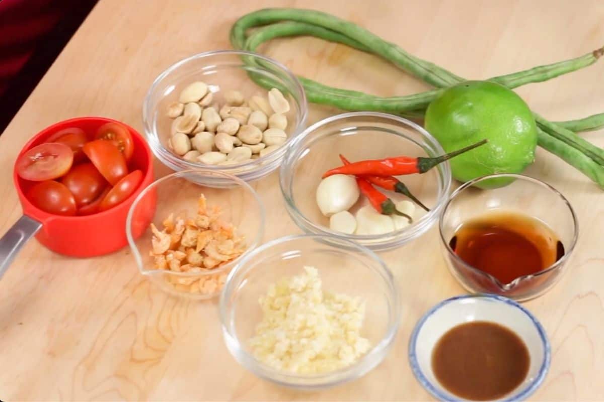 ingredients for papaya salad