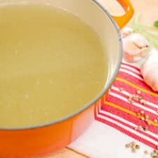 Thai-Style Chicken Stock น้ําสต๊อกไก่-image