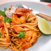 This Thai pasta recipe is the perfect marriage between tom yum going and a good tomato sauce pasta. It’s also a quick and easy meal, perfect for a weeknight! #thaifood #pasta #thaifusion #spaghetti #easymeals #tomyjm