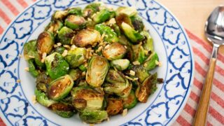 https://hot-thai-kitchen.com/wp-content/uploads/2020/11/Fish-sauce-brussel-sprouts-2-320x180.jpg