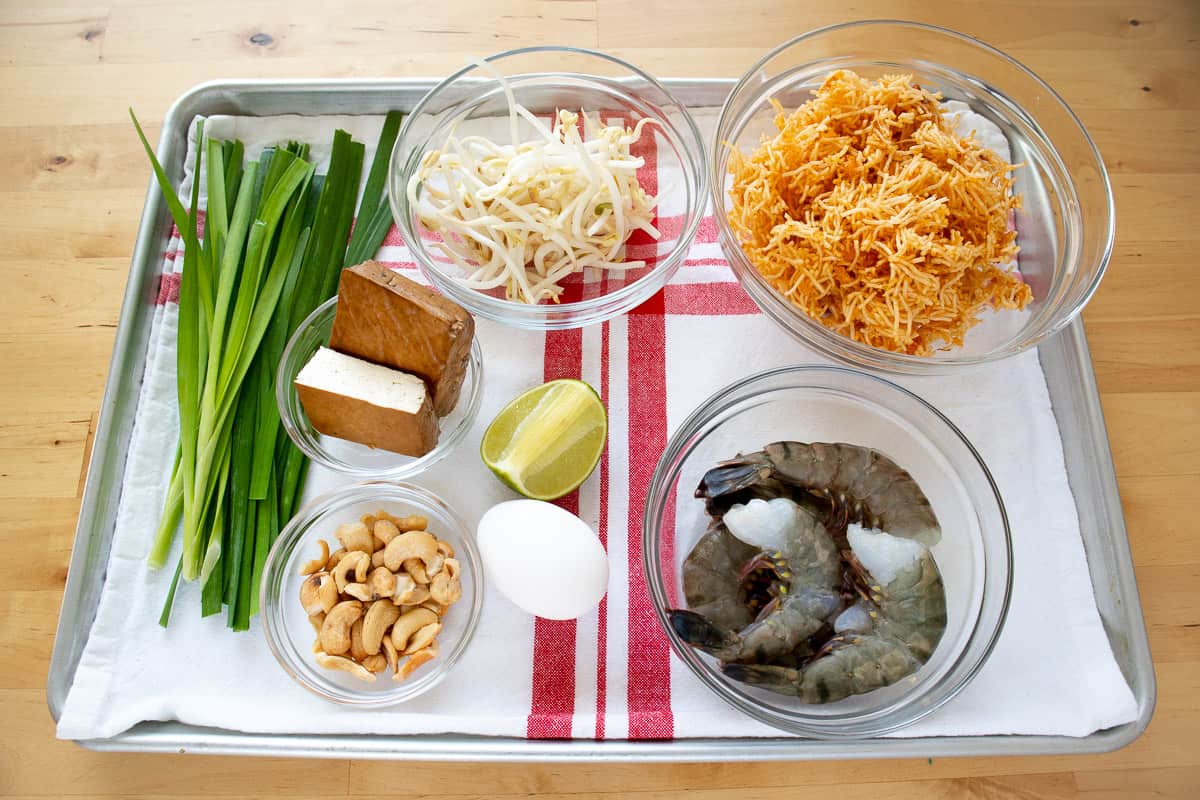 Ingredients for crispy pad thai recipe.