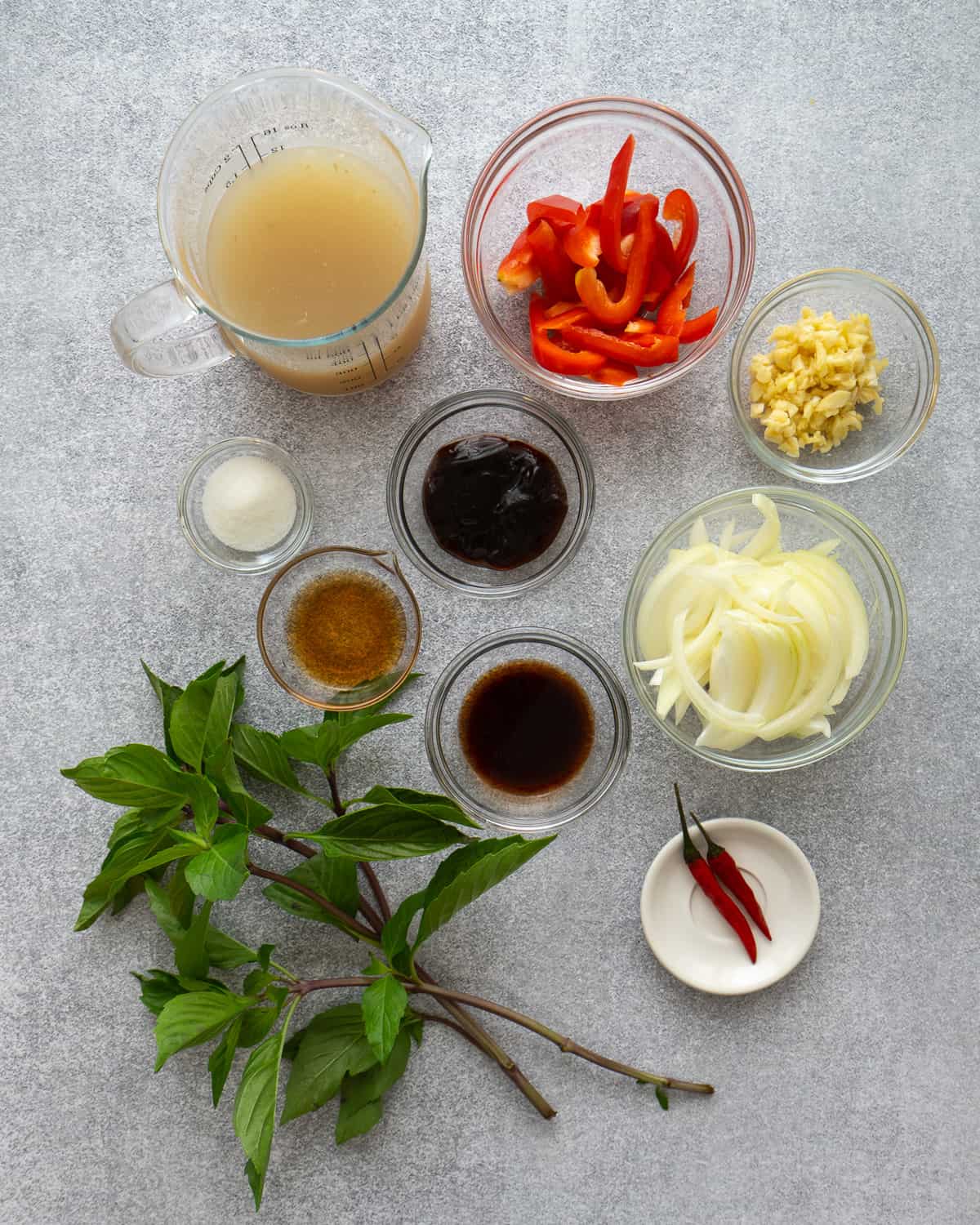 Thai basil sauce fra Kitchen Joy – Leveret med