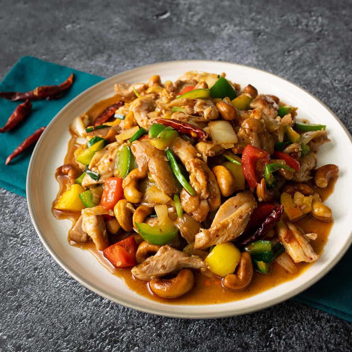 https://hot-thai-kitchen.com/wp-content/uploads/2022/05/cashew-chicken-sq.jpg