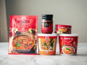 5 brands of thai curry pastes