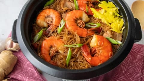 How to Cook Noodles in a Rice Cooker - Hot Thai Kitchen